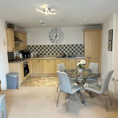 City Centre Apartment. Wrexham Luaran gambar