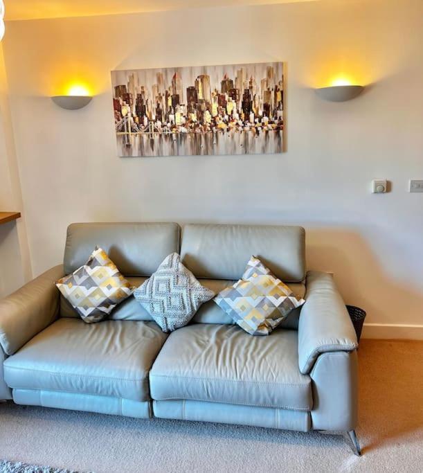 City Centre Apartment. Wrexham Luaran gambar