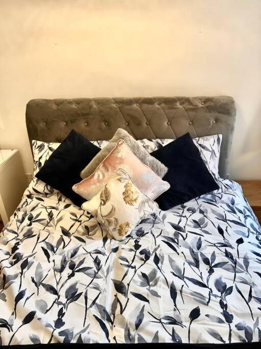 City Centre Apartment. Wrexham Luaran gambar